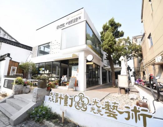 原来，黎里是个隐世高手